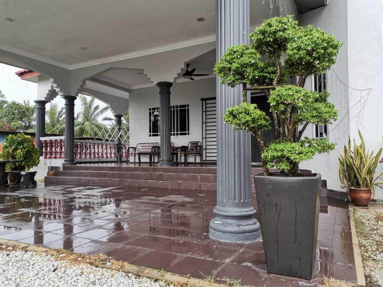 Ary&Zz Homestay For Islam Guests Tanjung Karang Exterior foto